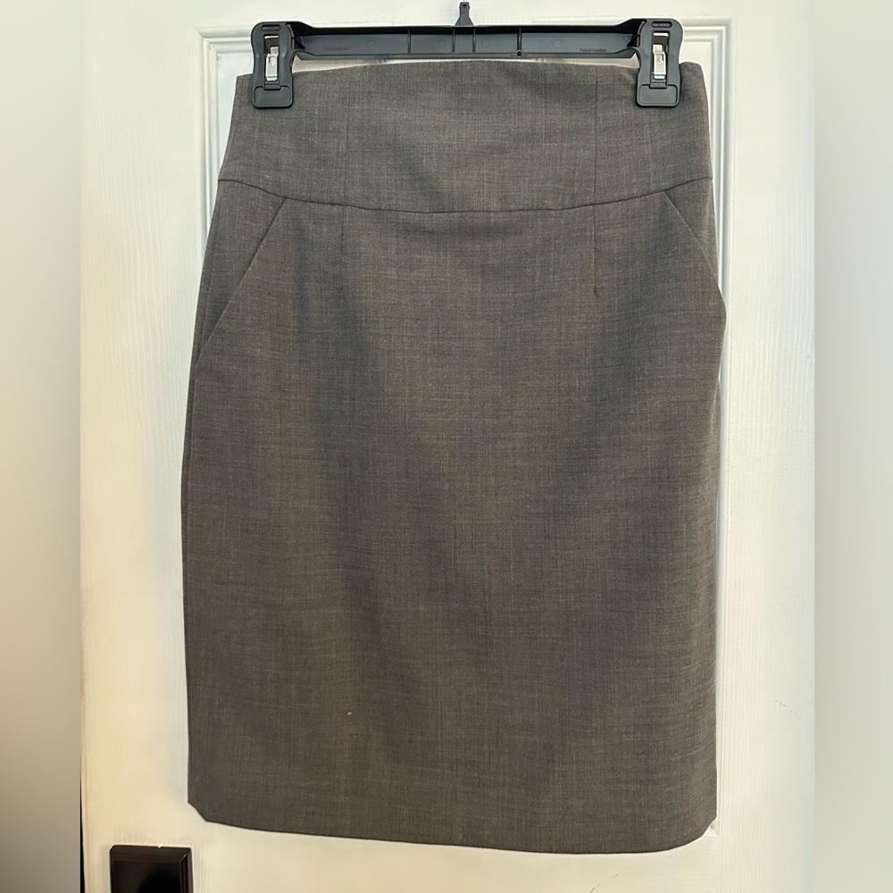 Banana Republic Grey pencil skirt size 0